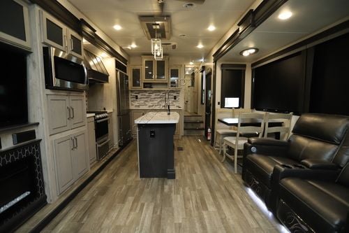 2023 Keystone Avalanche 322RL