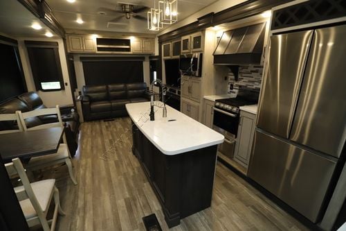 2023 Keystone Avalanche 322RL