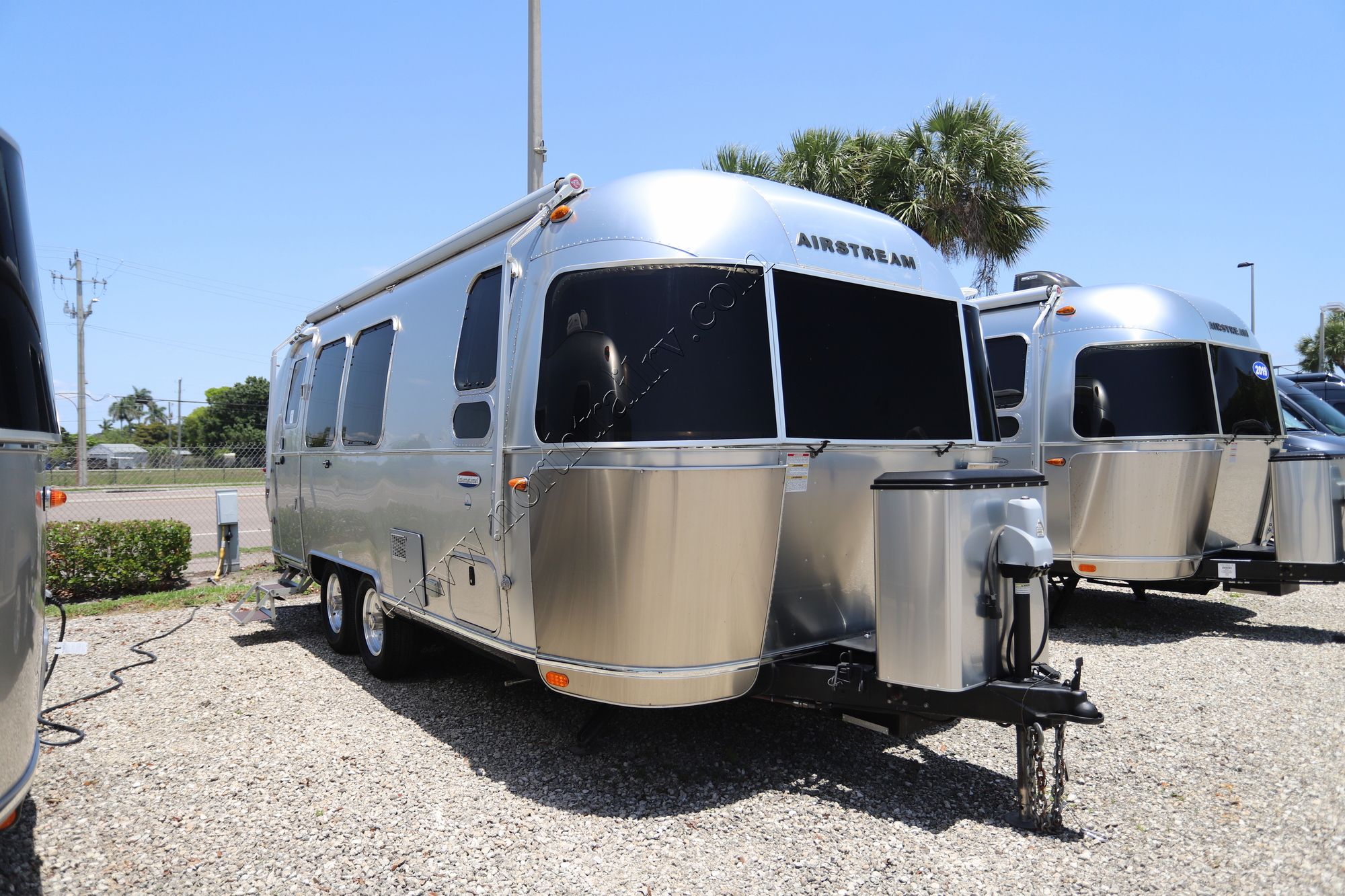 Used 2018 Airstream Serinity 23FB Travel Trailer  For Sale