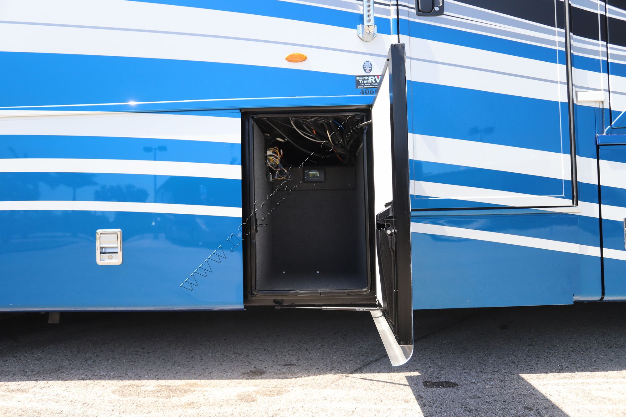 Used 2022 Newmar Super Star 4061 Super C  For Sale