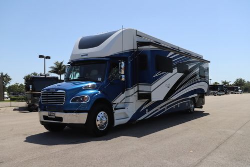 2022 Newmar Super Star 4061