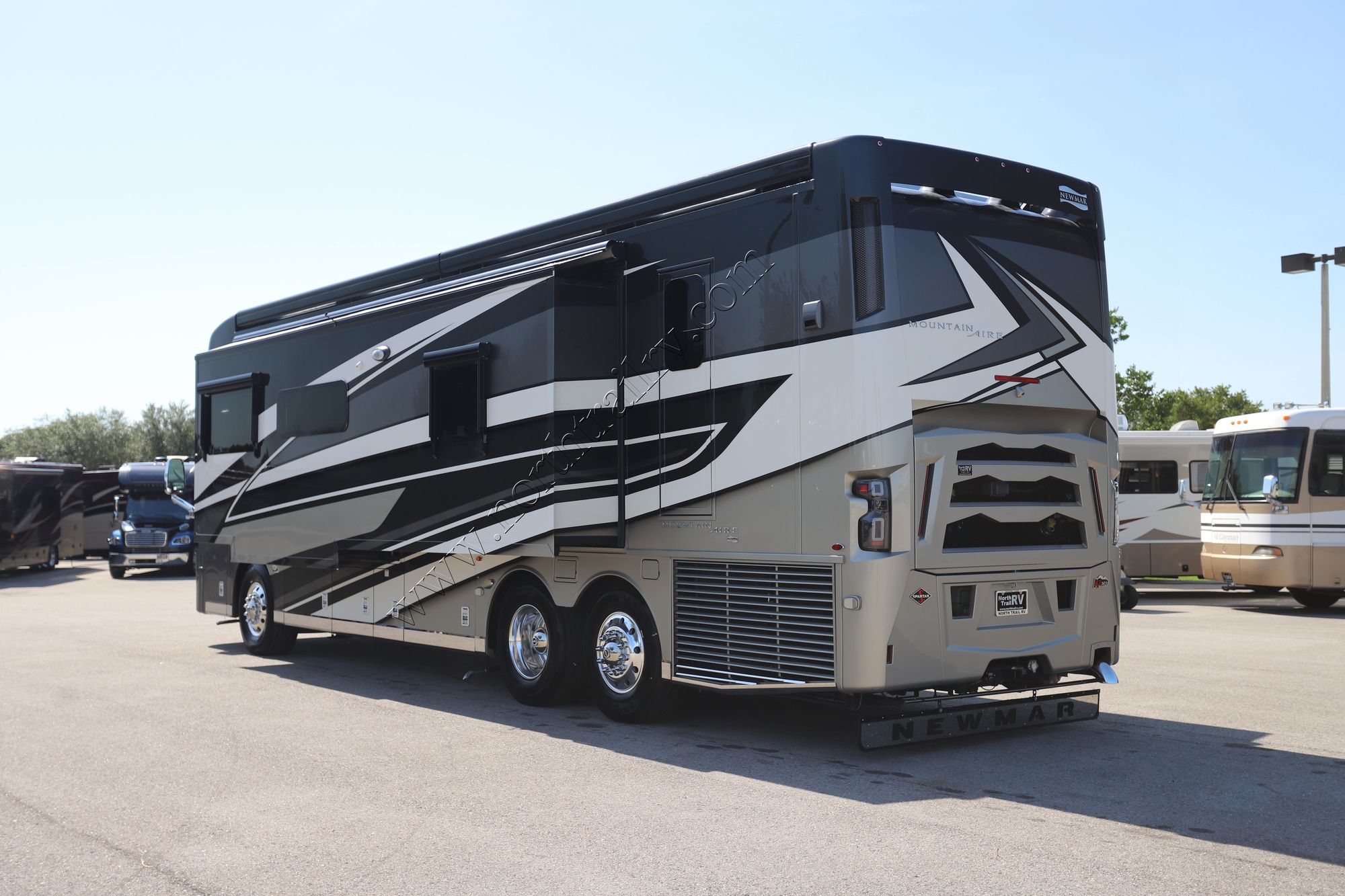 New 2025 Newmar Mountain Aire 3825 Class A  For Sale