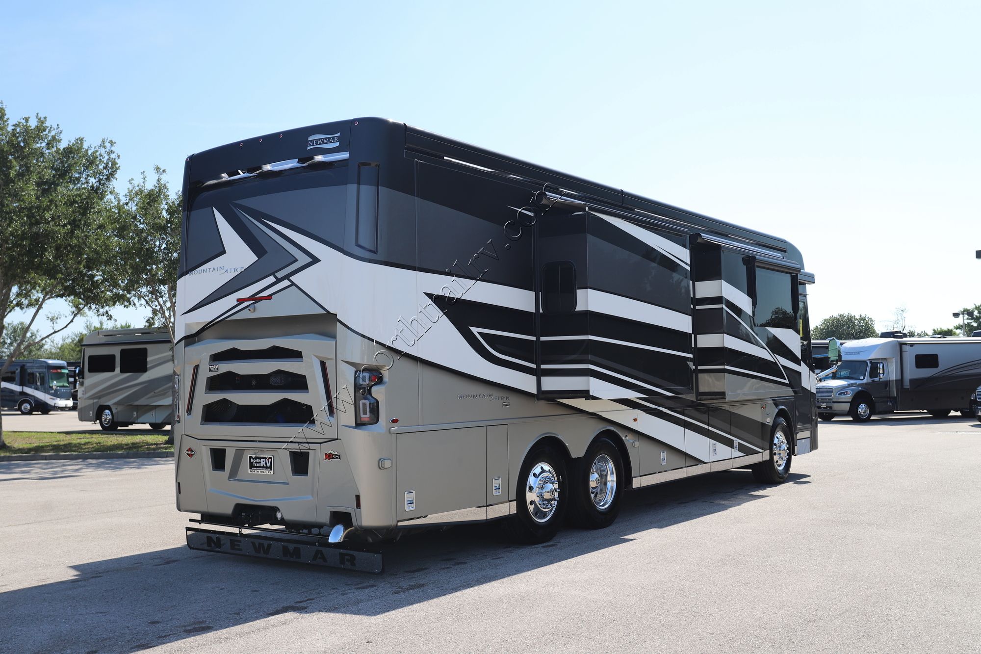 New 2025 Newmar Mountain Aire 3825 Class A  For Sale