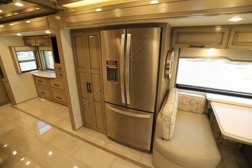 2026 Newmar London Aire 4551