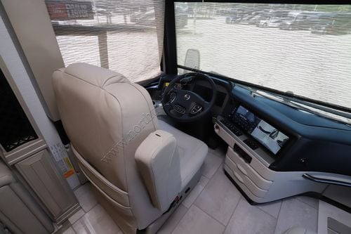 2026 Newmar London Aire 4551