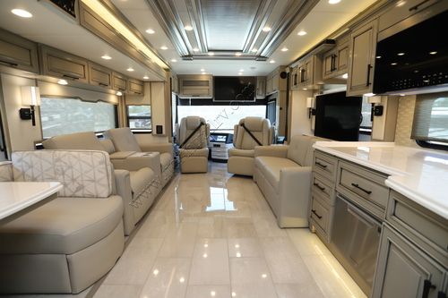 2026 Newmar London Aire 4551