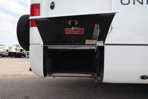 2021 Leisure Van Unity 24IB