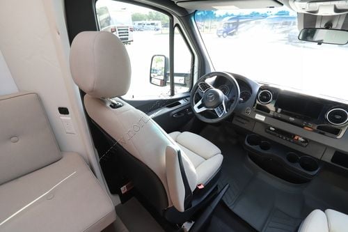 2021 Leisure Van Unity 24IB