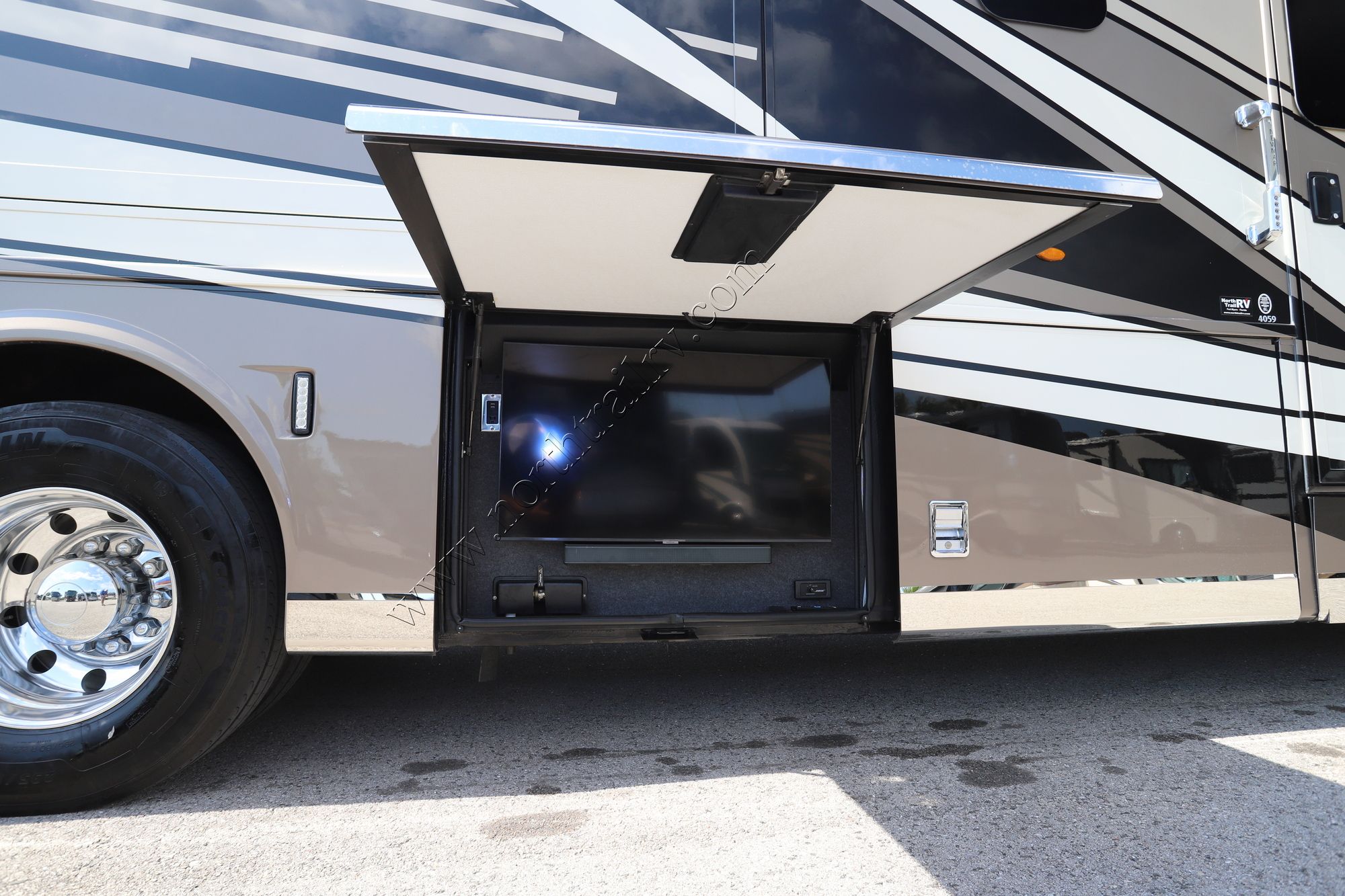 Used 2023 Newmar Super Star 4059 Super C  For Sale