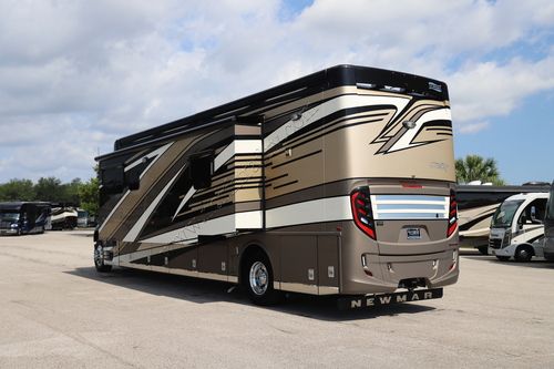 2023 Newmar Super Star 4059