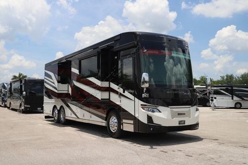 2026 Newmar Mountain Aire 3825