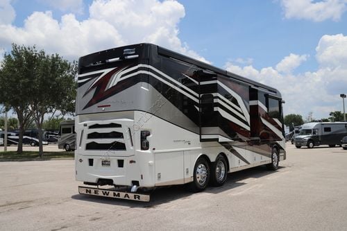2026 Newmar Mountain Aire 3825