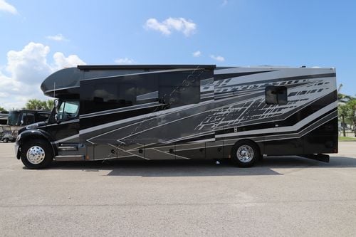 2023 Renegade Rv Valencia 38RB