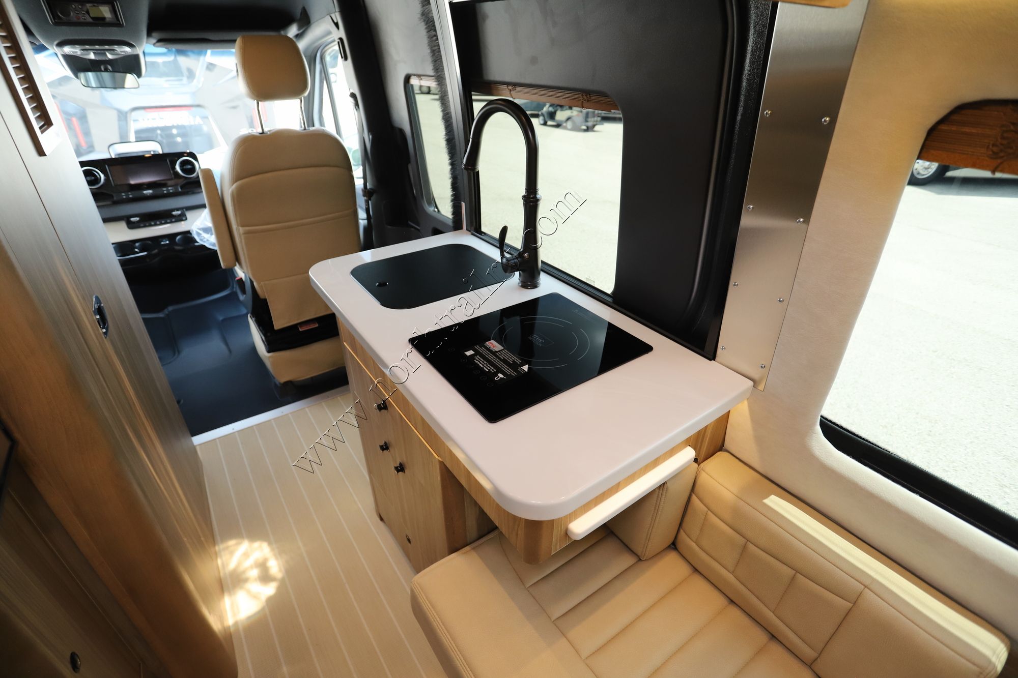 New 2025 Airstream Interstate 19 E1 Tommy Bahama Class B  For Sale