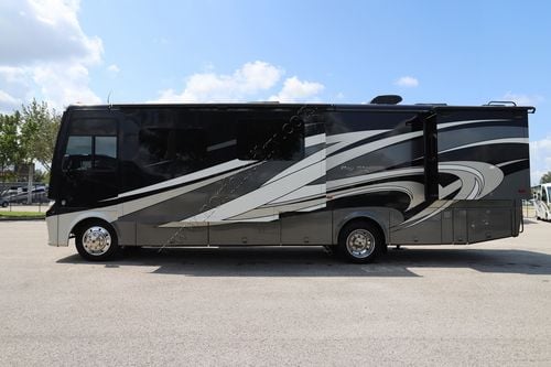 2015 Newmar Bay Star 3308