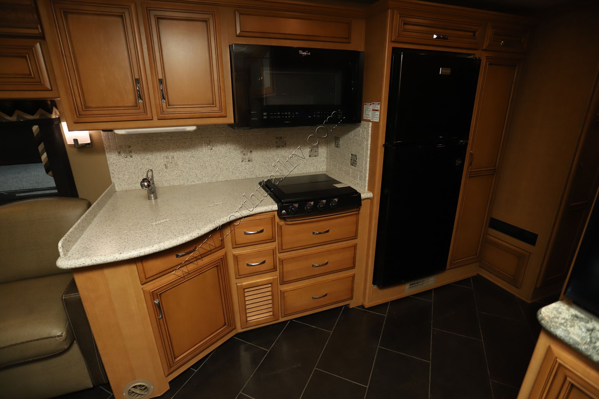 Used 2015 Newmar Bay Star 3308 Class A  For Sale