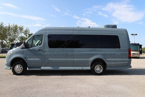 2025 Ogv Luxury V-Rv 7RLA