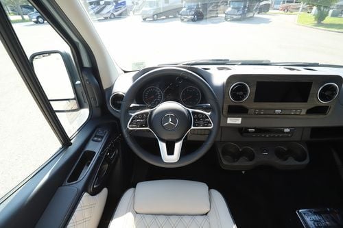 2025 Ogv Luxury V-Rv 7RLA