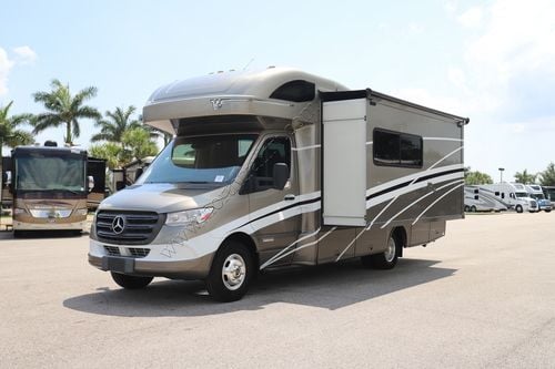 2020 Winnebago Navion 24D