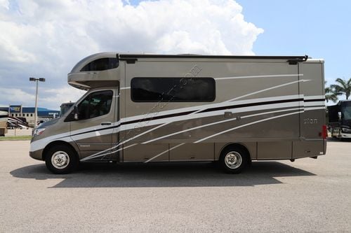 2020 Winnebago Navion 24D