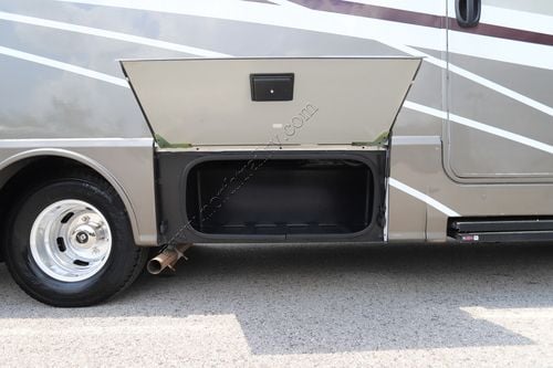 2020 Winnebago Navion 24D