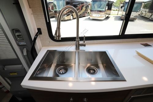 2020 Winnebago Navion 24D