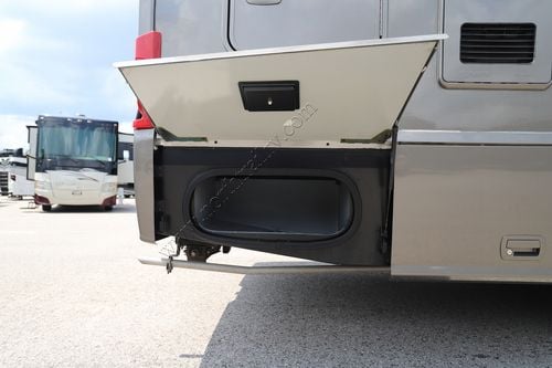 2020 Winnebago Navion 24D