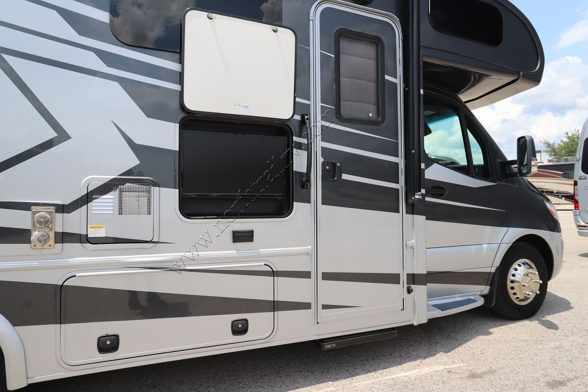 Used 2023 Forest River Sunseeker 2400B Class C  For Sale