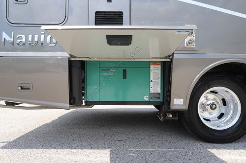 2020 Winnebago Navion 24D