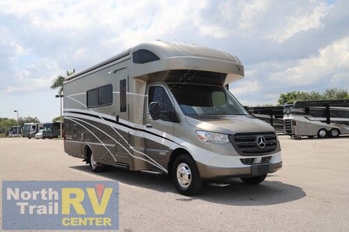 2020 Winnebago Navion 24D