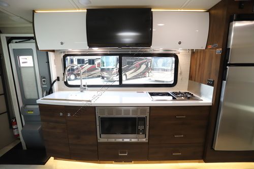 2020 Winnebago Navion 24D