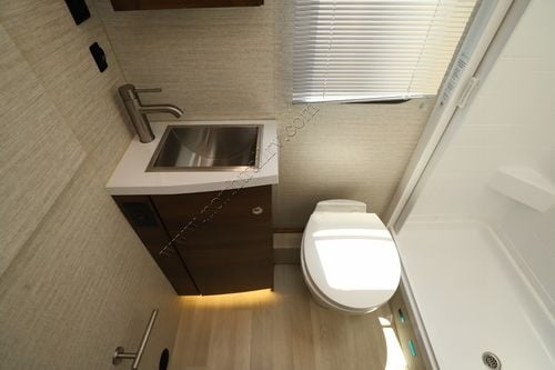 2020 Winnebago Navion 24D