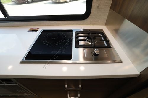 2020 Winnebago Navion 24D