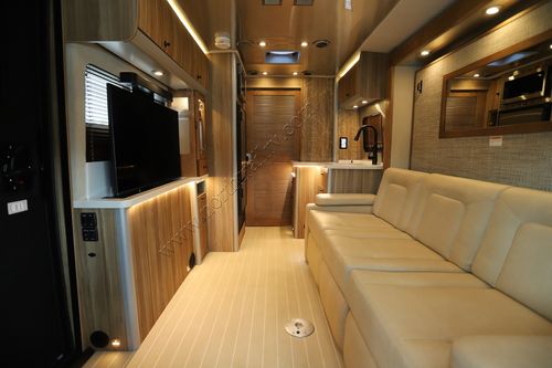 2025 Airstream Atlas Tommy Bahama