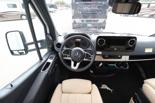 2025 Airstream Atlas Tommy Bahama