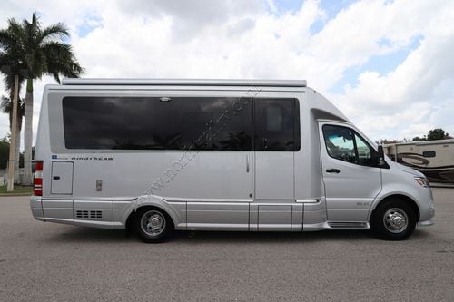 2025 Airstream Atlas Tommy Bahama