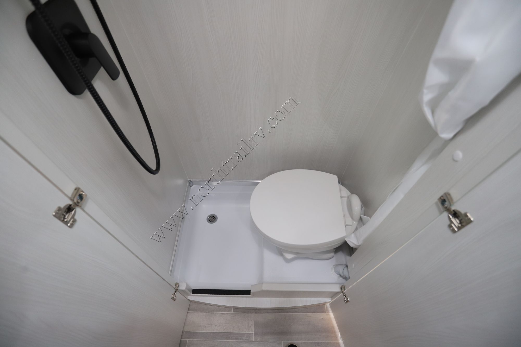 New 2025 Pleasure-Way Plateau TW Class B  For Sale