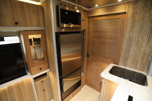 2025 Airstream Atlas Tommy Bahama