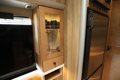 2025 Airstream Atlas Tommy Bahama