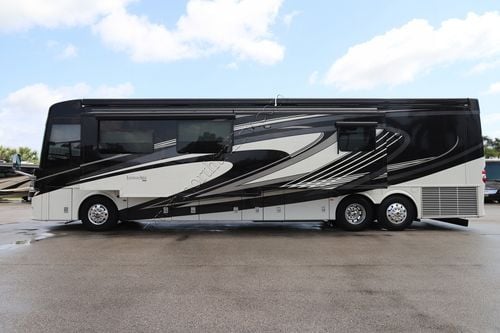 2020 Newmar London Aire 4551