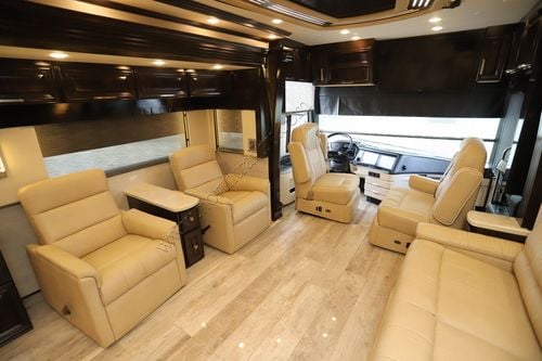 2020 Newmar London Aire 4551