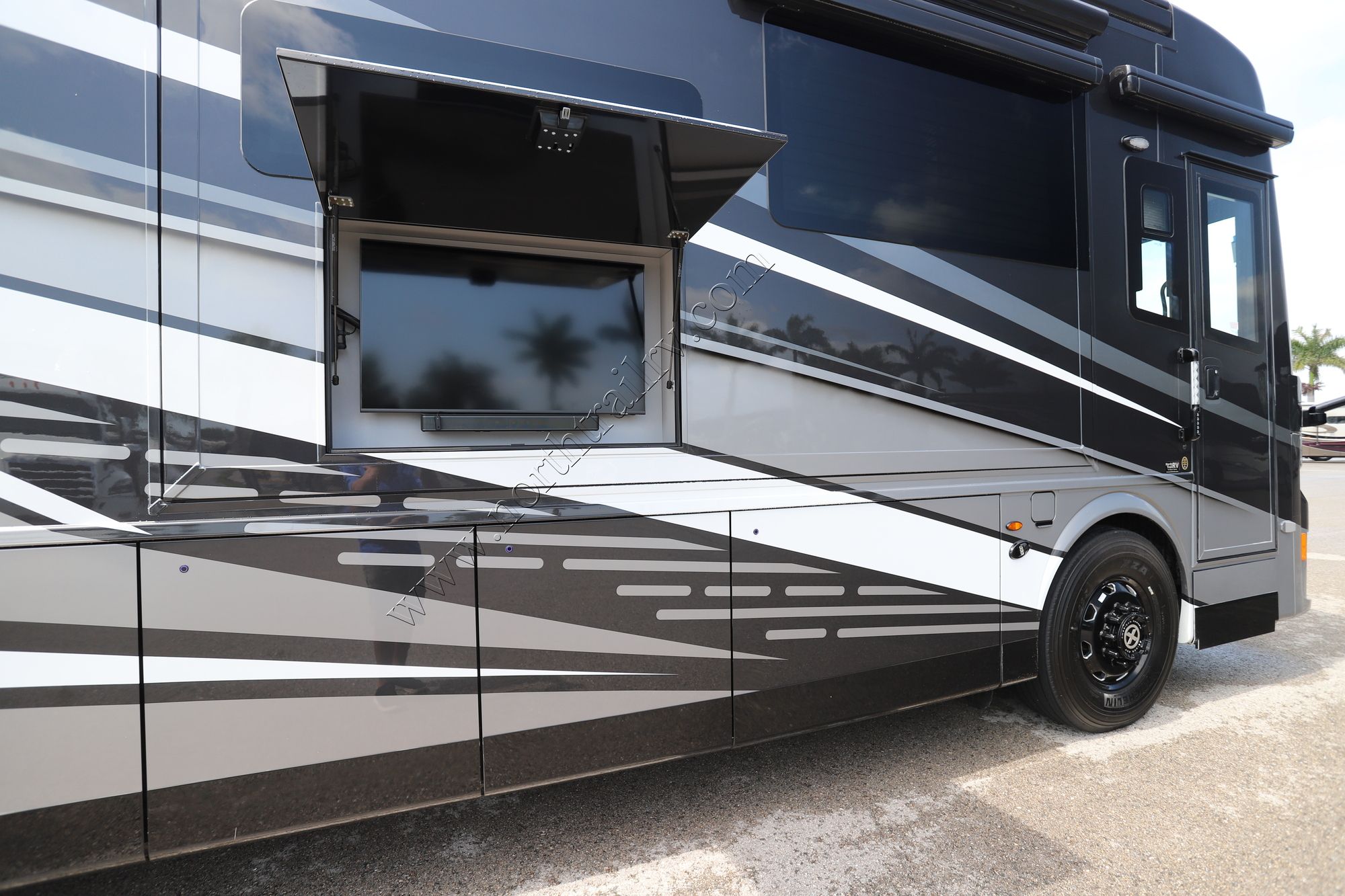 New 2026 Newmar King Aire 4596 Class A  For Sale