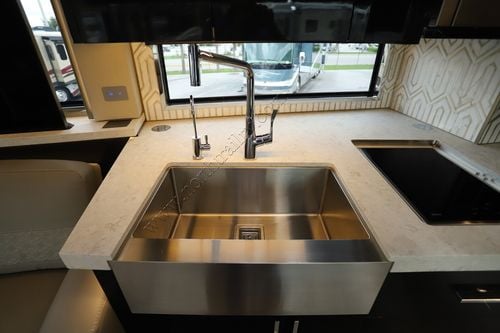 2023 Newmar King Aire 4596