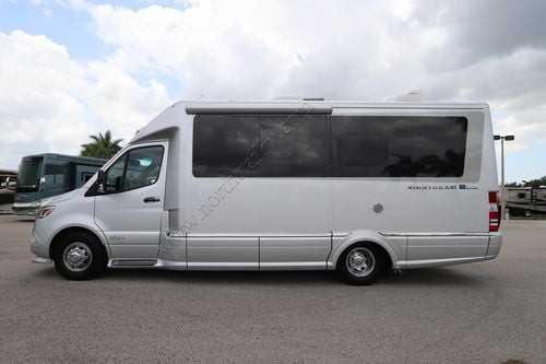 2025 Airstream Atlas Tommy Bahama