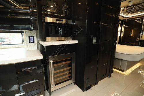 2023 Newmar King Aire 4596