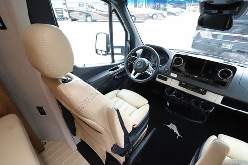 2025 Airstream Atlas Tommy Bahama