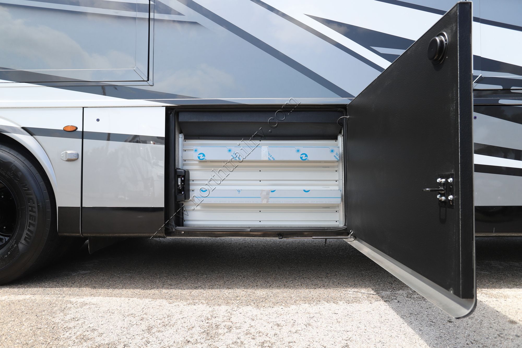 New 2026 Newmar King Aire 4596 Class A  For Sale