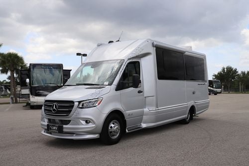 2025 Airstream Atlas Tommy Bahama