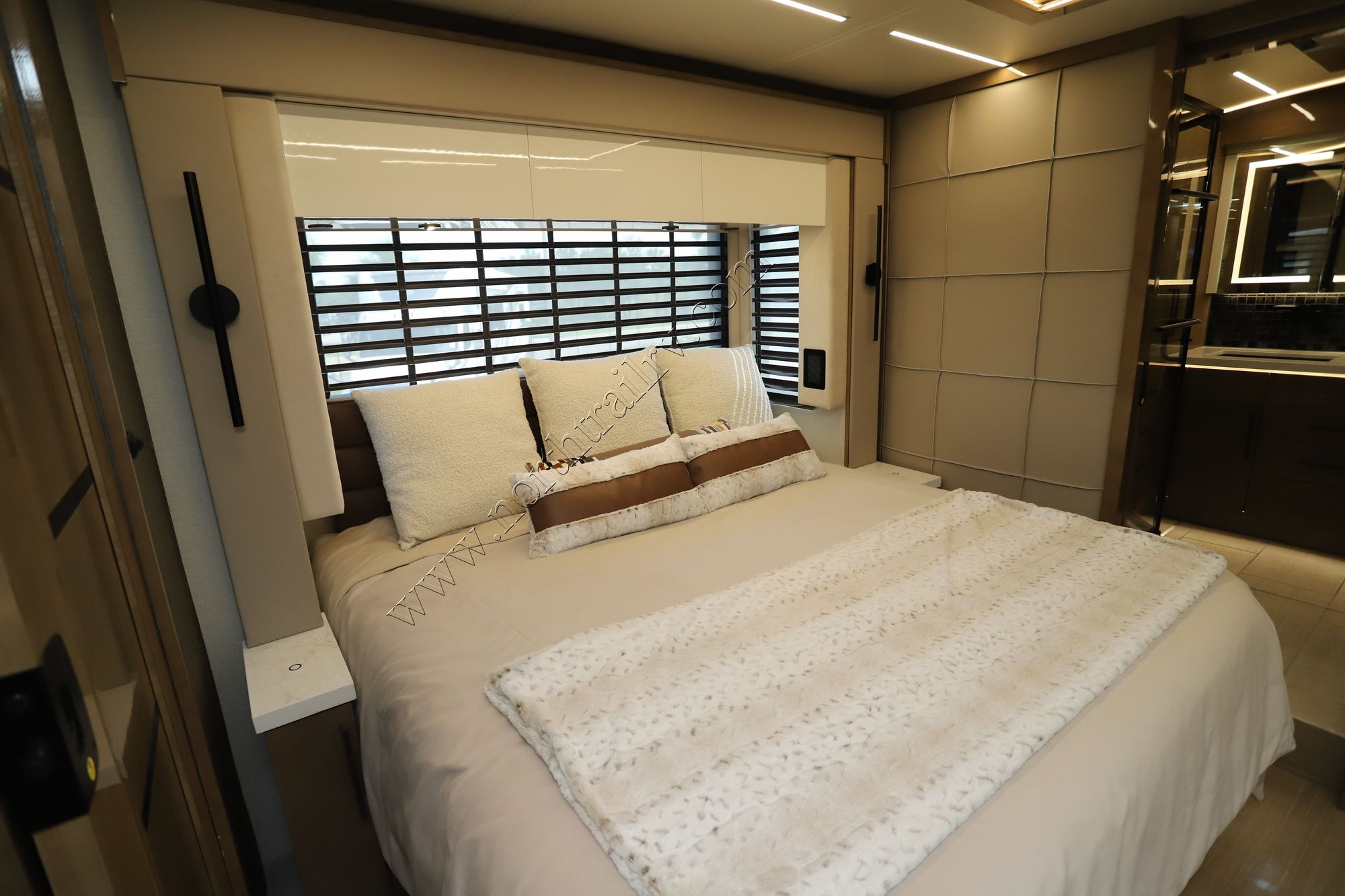 New 2026 Newmar King Aire 4596 Class A  For Sale