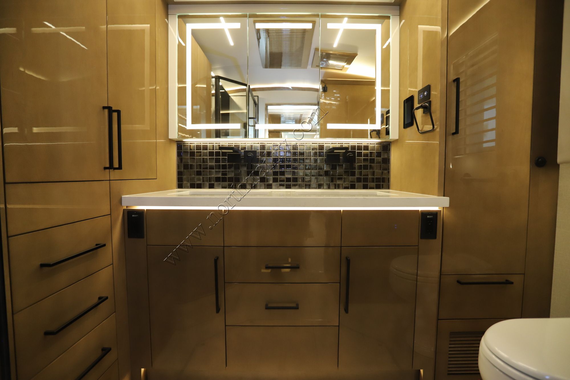 New 2026 Newmar King Aire 4596 Class A  For Sale